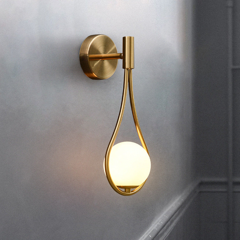 Elegant Golden Wall Lamp – Modern Bedroom & Living Room Lighting, Creative Home Decor
