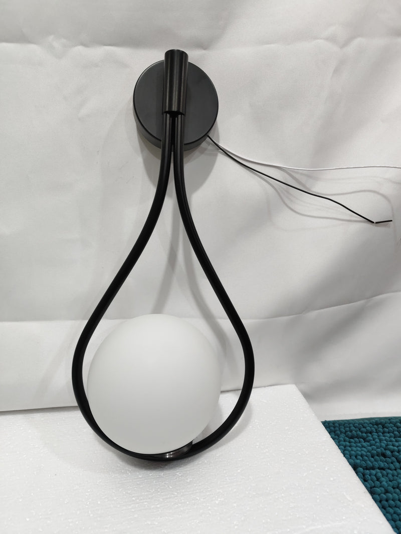 Elegant Golden Wall Lamp – Modern Bedroom & Living Room Lighting, Creative Home Decor